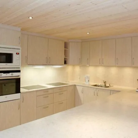 Sleeps 24 Pool Wifi Holiday home