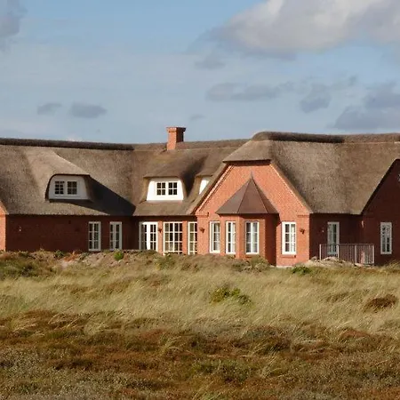 Sleeps 24 Pool Wifi Holiday home Blavand